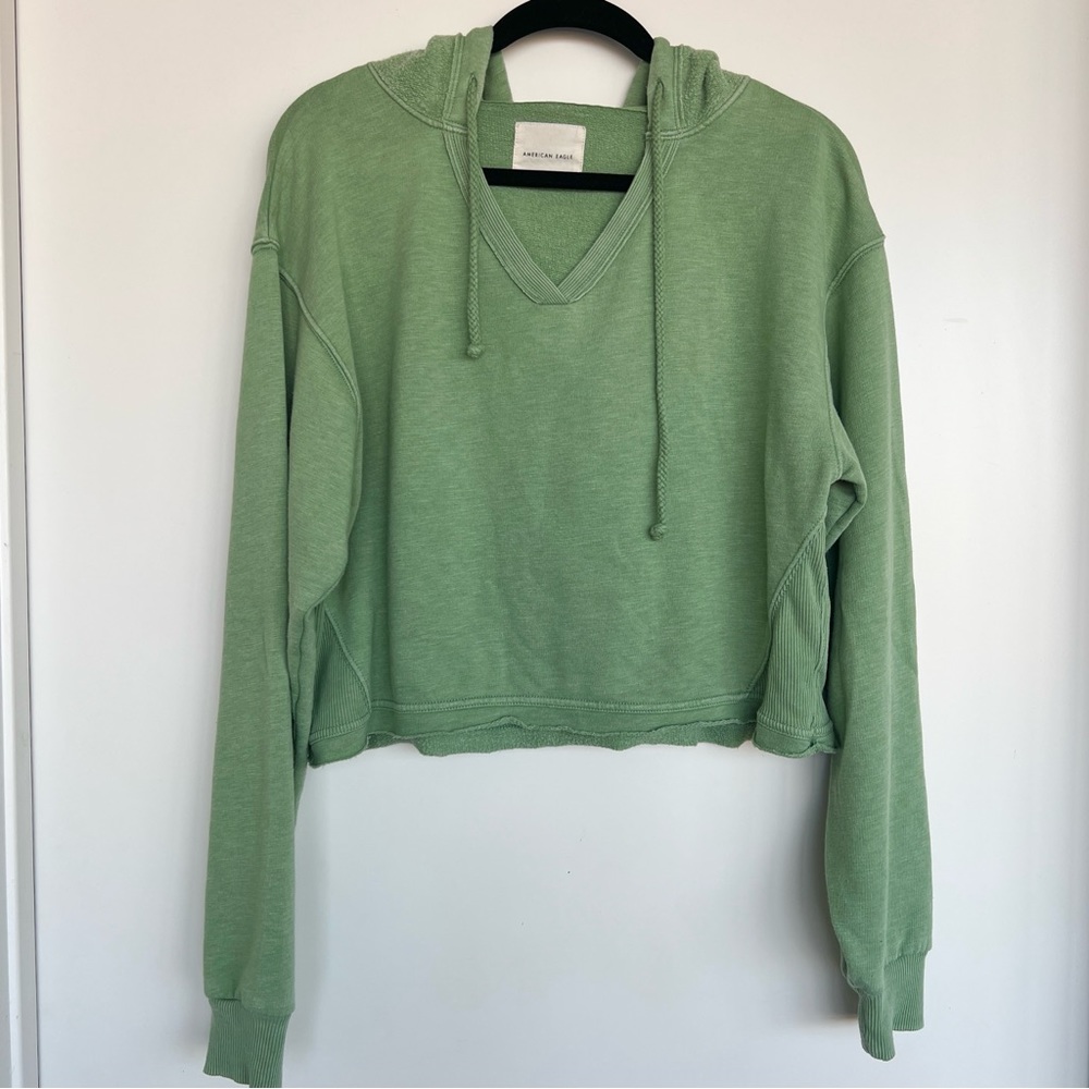 AMERICAN EAGLE | Cropped V-Neck Hoodie — Green